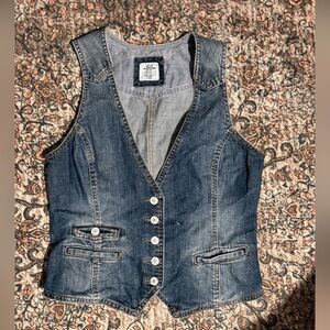 Y2K Vintage Denim Vest with Buttons 🌷